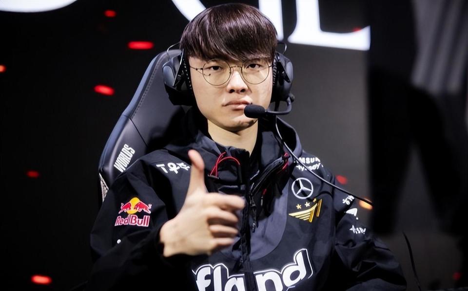 T1 玩家状态回暖！ BuZz 带领团队扳平比分！ T1 1-1 EDG