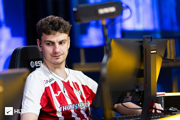 Hang ：我们刚开始互相适应，今天我们有点分心，纪律也不是很好