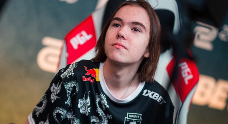 我为你赢了！Donk Desert Eagle 通过四杀实现了逆转，展现了他的 TOP1 风格。 TyLoo 输给了 Spirit 。